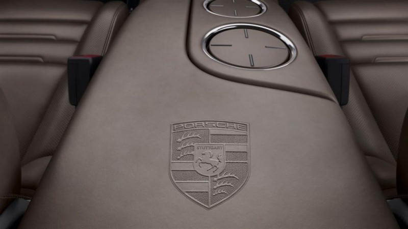 porsche-exclusive-handpicks-two-panameras-for-one-of-a-kind-packages4