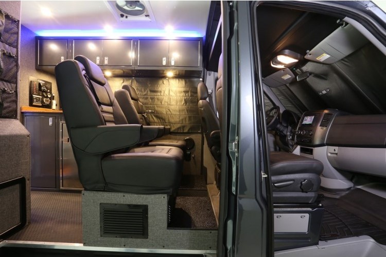 rb-components-sawtooth-adventure-van-04-is-a-glamper-made-from-a-mercedes-sprinter14