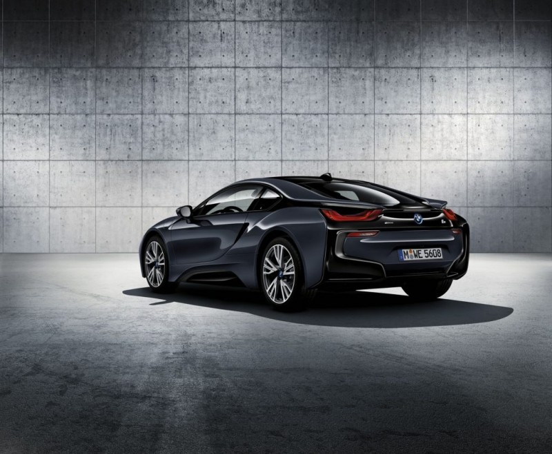 bmw-shows-off-protonic-silver-edition-i8-ahead-of-paris-motor-show-debut2