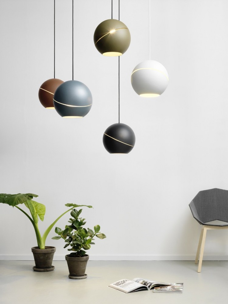 frederik-roijes-sliced-sphere-pendant-lamps-will-make-your-guests-do-a-double-take1