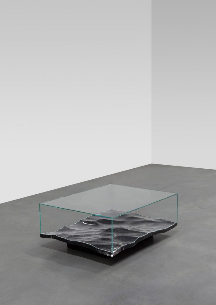 mathieu-lehanneurs-liquid-marble-and-aluminum-tables-are-perfect-centerpieces-for-the-modern-home6