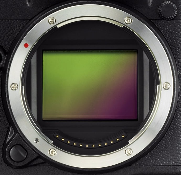 medium-format-meets-mirrorless-in-fujifilms-gfx-camera2