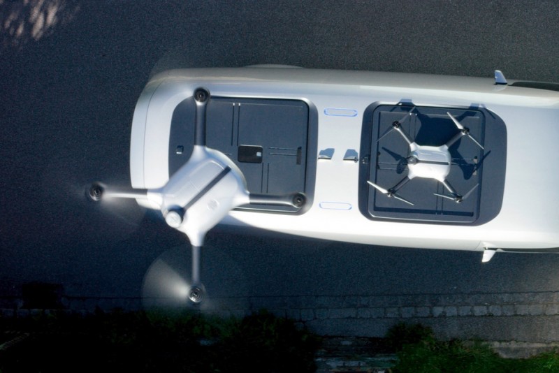 mercedes-wants-to-use-autonomous-vans-as-delivery-drone-launch-pads11