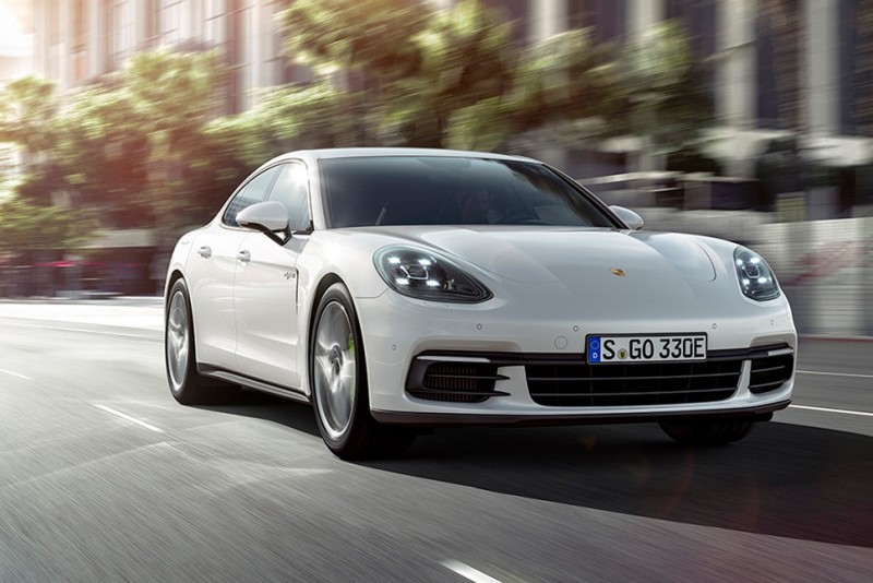 porsches-electric-panamera-packs-a-surprising-punch1