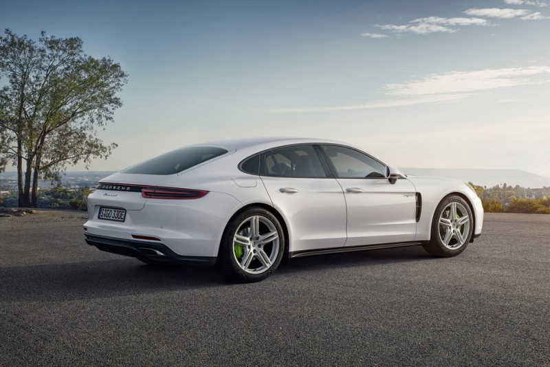 porsches-electric-panamera-packs-a-surprising-punch5