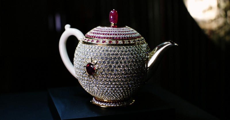 the-worlds-most-valuable-teapot-is-the-diamond-and-ruby-studded-egoist4