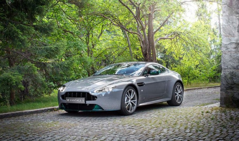 this-bespoke-aston-martin-v8-vantage-gets-its-inspiration-from-the-forests-of-sweden1