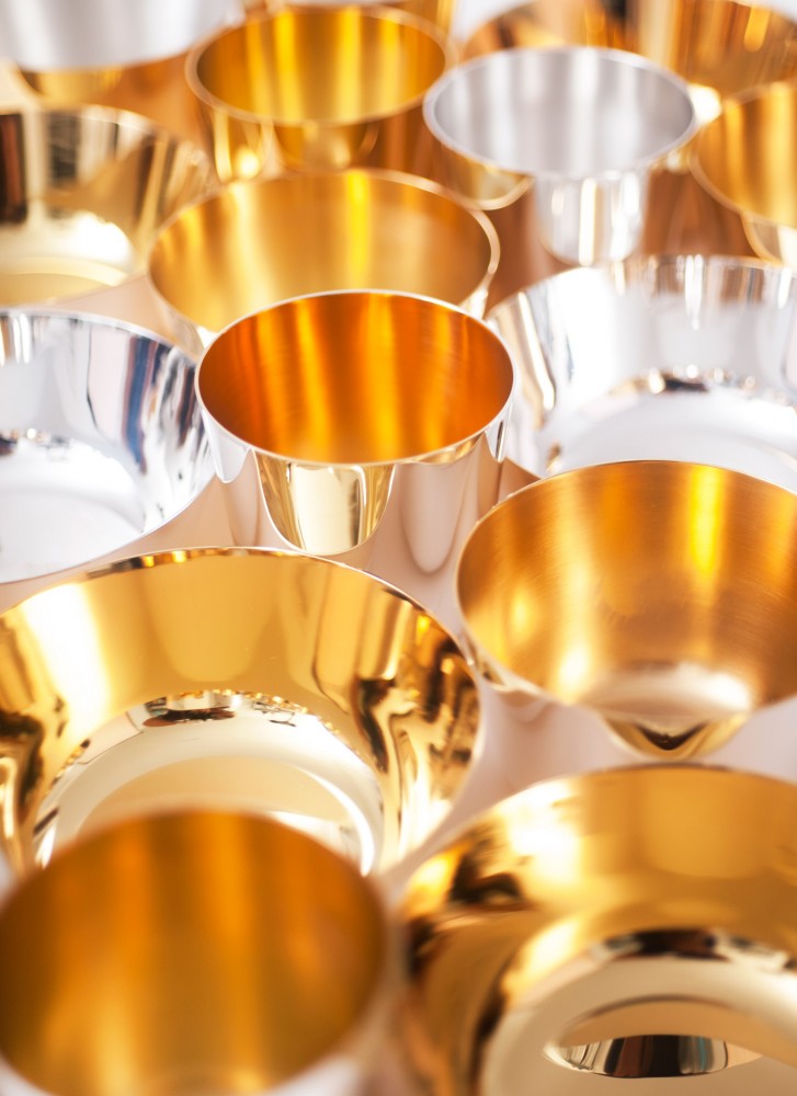 a-touch-of-gold-thomas-feichtners-minimalist-tableware-collection-for-jarosinski-vaugoin11