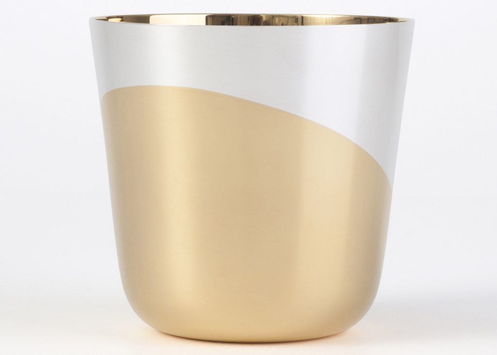 a-touch-of-gold-thomas-feichtners-minimalist-tableware-collection-for-jarosinski-vaugoin6