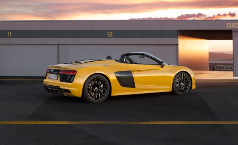 audi-gives-its-most-powerful-car-a-convertible-top-with-r8-spyder18