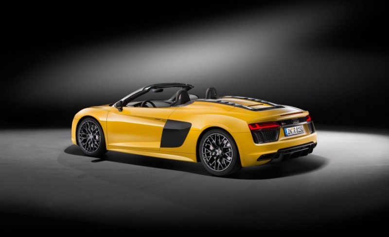 audi-gives-its-most-powerful-car-a-convertible-top-with-r8-spyder26