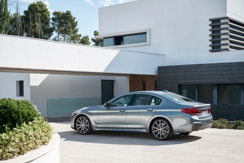 bmw-introduces-the-seventh-generation-of-its-5-series12