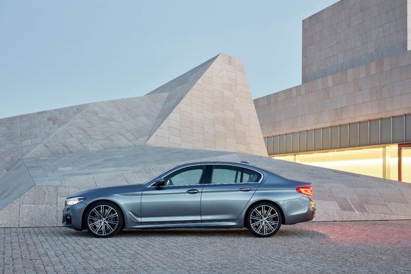 bmw-introduces-the-seventh-generation-of-its-5-series14