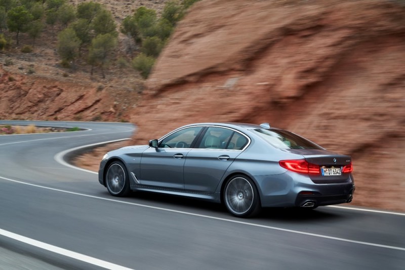 bmw-introduces-the-seventh-generation-of-its-5-series18