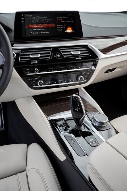 bmw-introduces-the-seventh-generation-of-its-5-series21