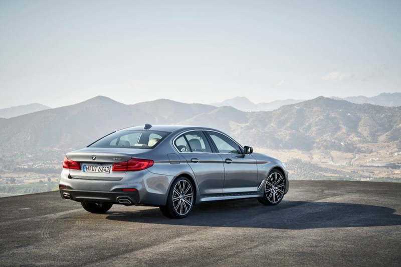 bmw-introduces-the-seventh-generation-of-its-5-series8