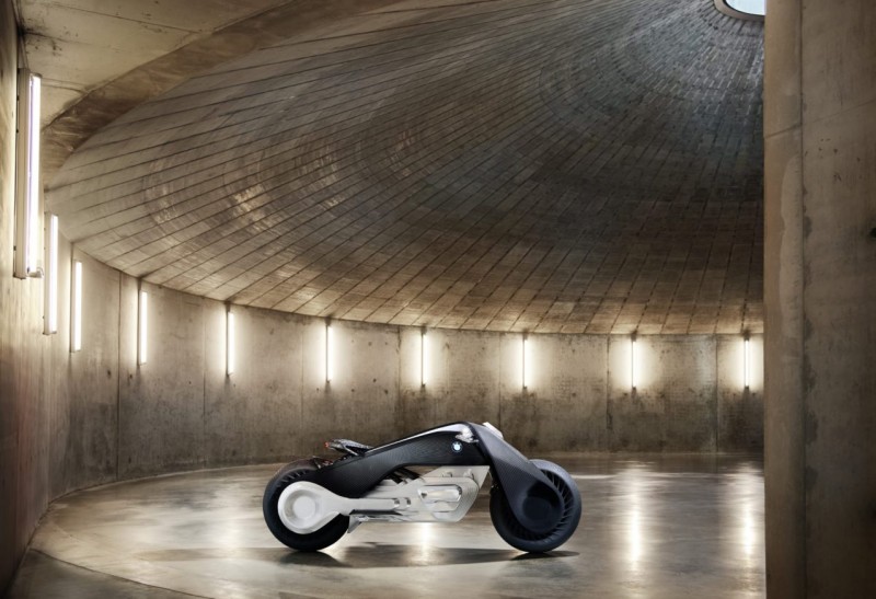 bmws-vision-of-the-motorcycling-future-is-a-techy-self-balancing-concept5