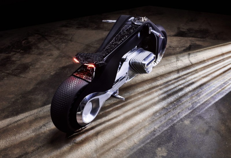 bmws-vision-of-the-motorcycling-future-is-a-techy-self-balancing-concept8