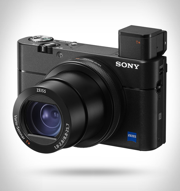sonys-rx100-v-is-the-companys-most-advanced-point-and-shoot-ever5