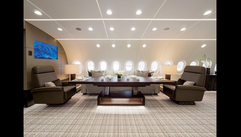 a-look-inside-a-boeing-dreamliner-private-jet11