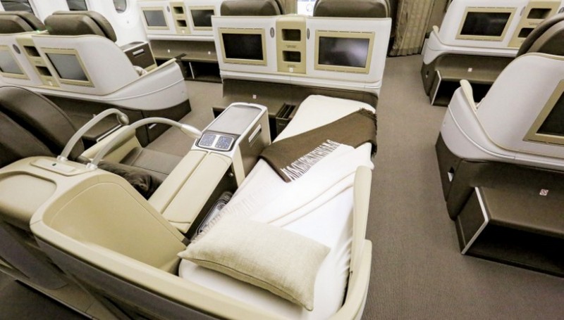 a-look-inside-a-boeing-dreamliner-private-jet9