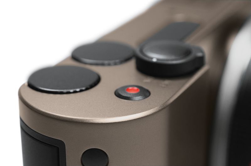 leica-introduces-new-entry-level-mirrorless-with-3-2k-tl-model6