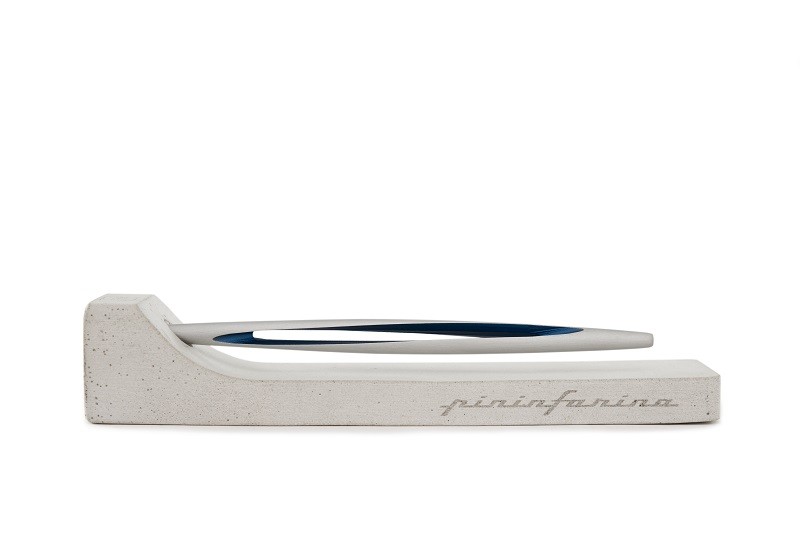 pininfarina-and-napkin-collaborate-on-inkless-pencil-that-can-write-forever1