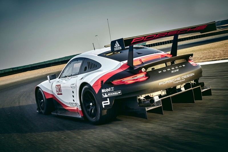 porsche-unveils-new-911-rsr-race-car4