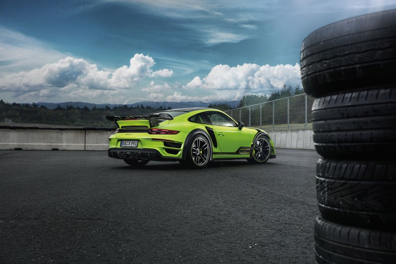 techarts-gtstreet-r-transforms-the-porsche-911-turbo-into-a-green-beast2