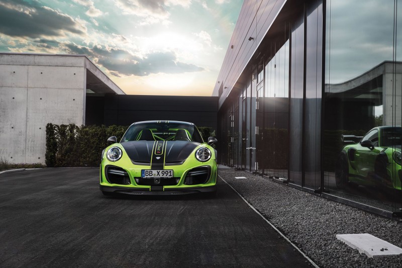 techarts-gtstreet-r-transforms-the-porsche-911-turbo-into-a-green-beast8