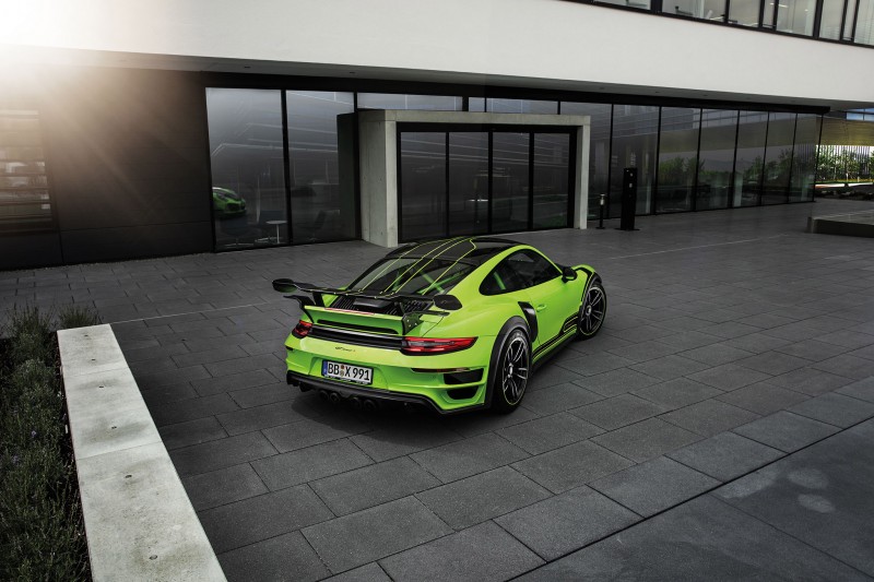 techarts-gtstreet-r-transforms-the-porsche-911-turbo-into-a-green-beast9
