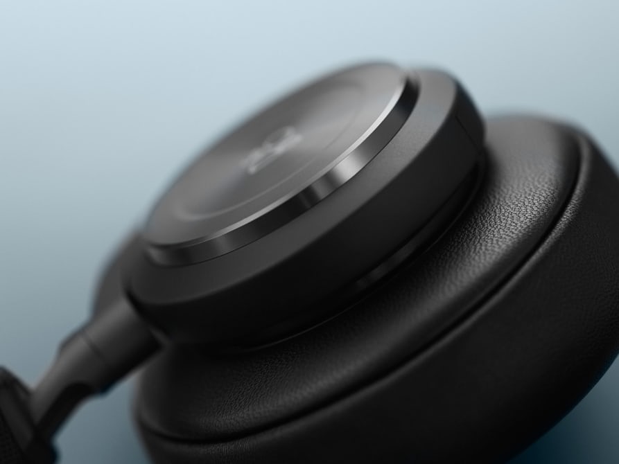 bang-olufsen-beoplay-h9-headphones-feature-wireless-connectivity-noise-cancellation6