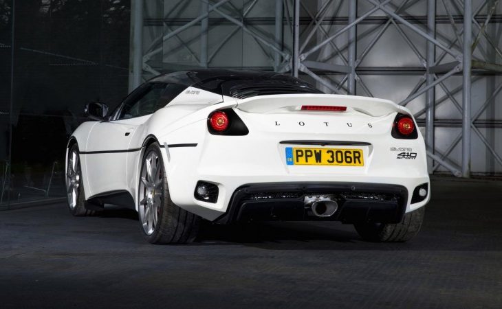 Lotus Throws Back to Vintage 007 with a One-Off Evora Sport 410