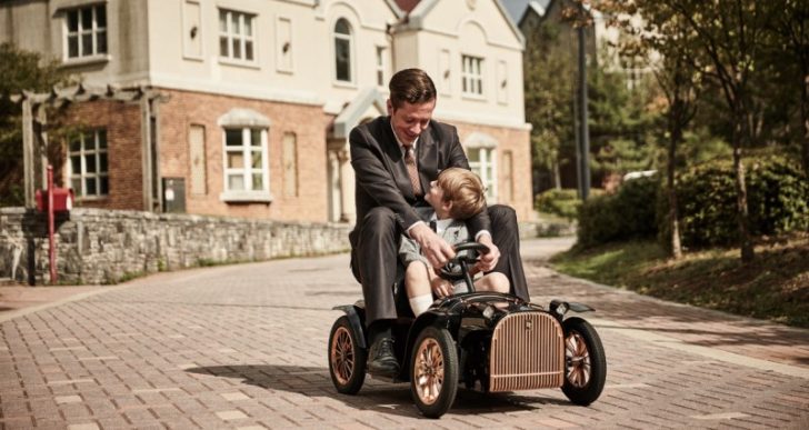 Ride Along With Your Little One in the Marvelously Decked Out D Throne S Electric
