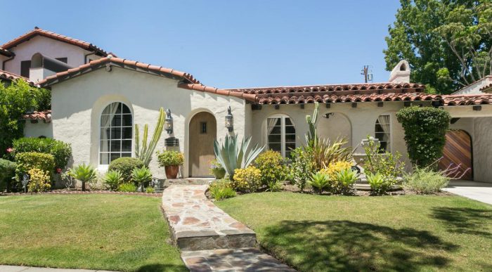 Comedienne Mindy Kaling Lists Another L.A. Home, This One for $2.2M