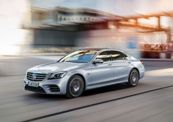 Mercedes-Benz Gives the S-Class a Jolt with Plug-in Hybrid S560e