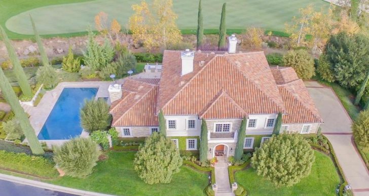 Hockey’s ‘Great One’ Wayne Gretzky Sells Country Club Estate in L.A. for $3.4M