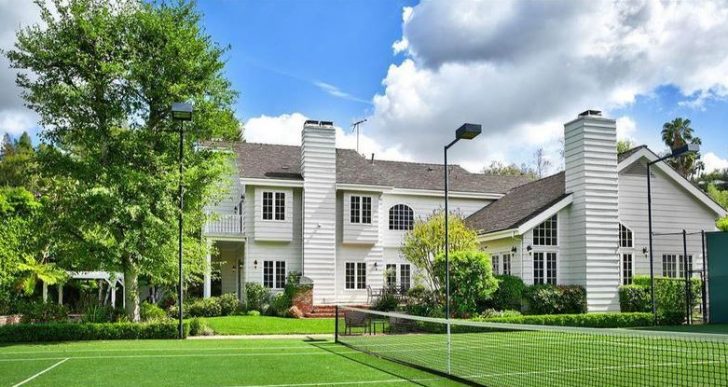 ‘Flipping Out’ Star Jenni Pulos Buys Lush Encino Manse for $3.2M