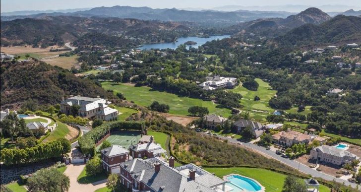 Wayne Gretzky Drops $13.5M to Reunite With Palatial Thousand Oaks Mansion