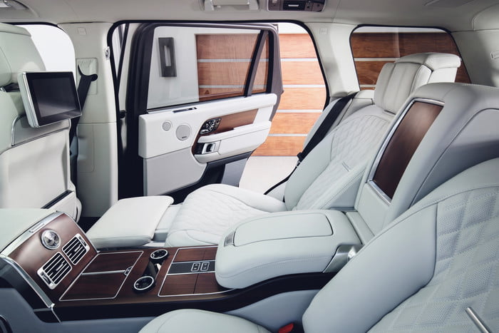 2019 Land Rover Range Rover Remains Luxurious As Ever, Adds P400e Hybrid Model