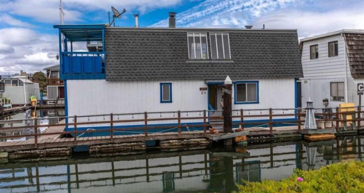 Tom Hanks’ Former Houseboat on the Market at $600K