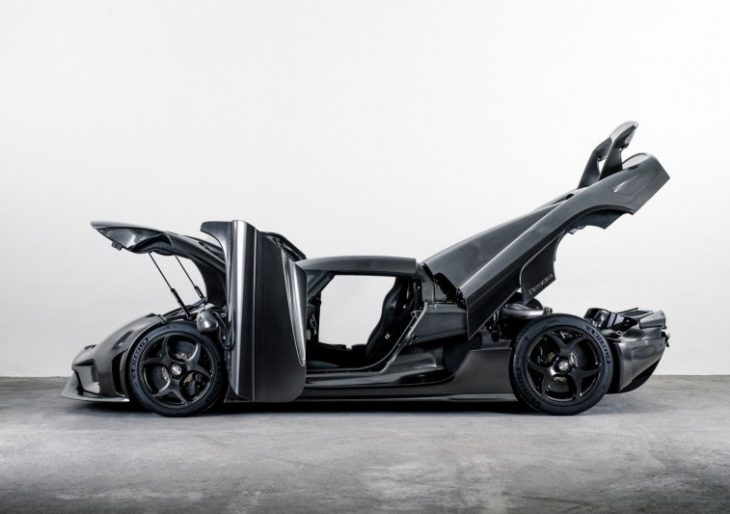 Special Koenigsegg Regera Uses Nothing but Bare, Hand-Polished Carbon Fiber