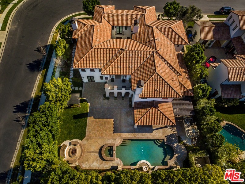 Travis Barker Puts Calabasas Home on Rental Market at $28K | American