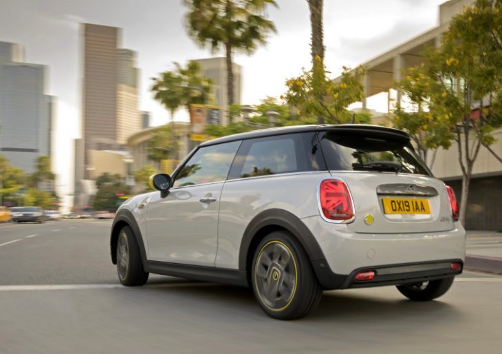 With 110 Miles of Range, 2020 Mini Cooper SE Is a Nice Little EV Commuter