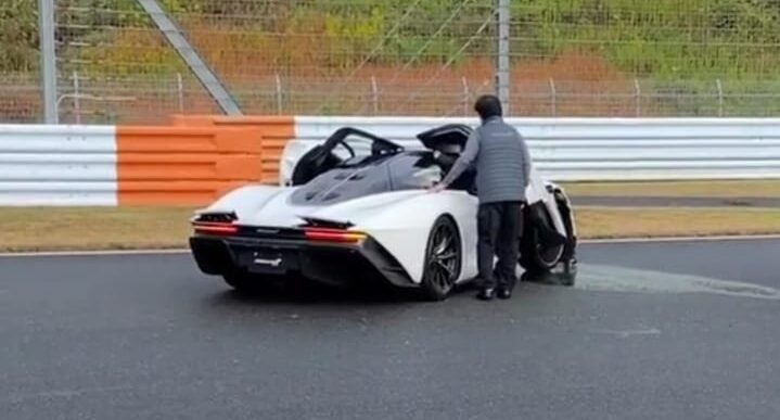 Driver Crashes His McLaren Speedtail on Track, Continues Racing Fun in His Senna
