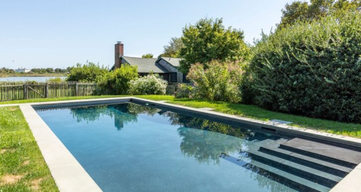 Julianne Moore Gets Her Price for $2.9M Hamptons Cottage