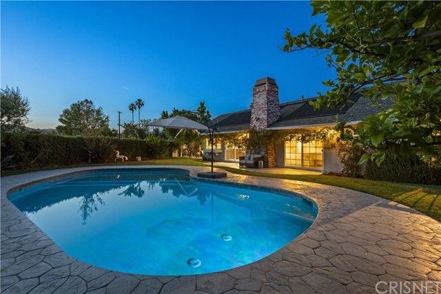 Roseanne Barr Pays Above-Ask $1.3M for L.A. Property