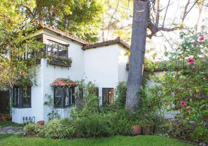 ‘Punky Brewster’s’ Soleil Moon Frye Sells L.A. Home to ‘Mortal Kombat’s’ Jessica McNamee for $2.4M