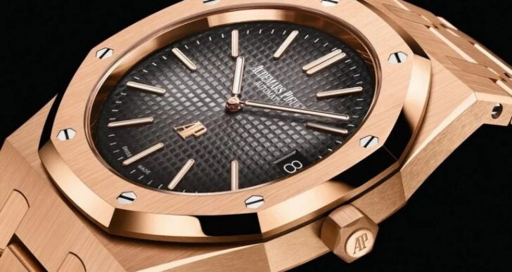 Audemars Piguet Marks 50th Anniversary of Its Iconic Watch With Updated Royal Oak ‘Jumbo’ Extra-Thin