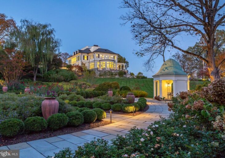 Billionaire Dan Snyder Pays Record $48M for DC-Area Manor With Ties to George Washington